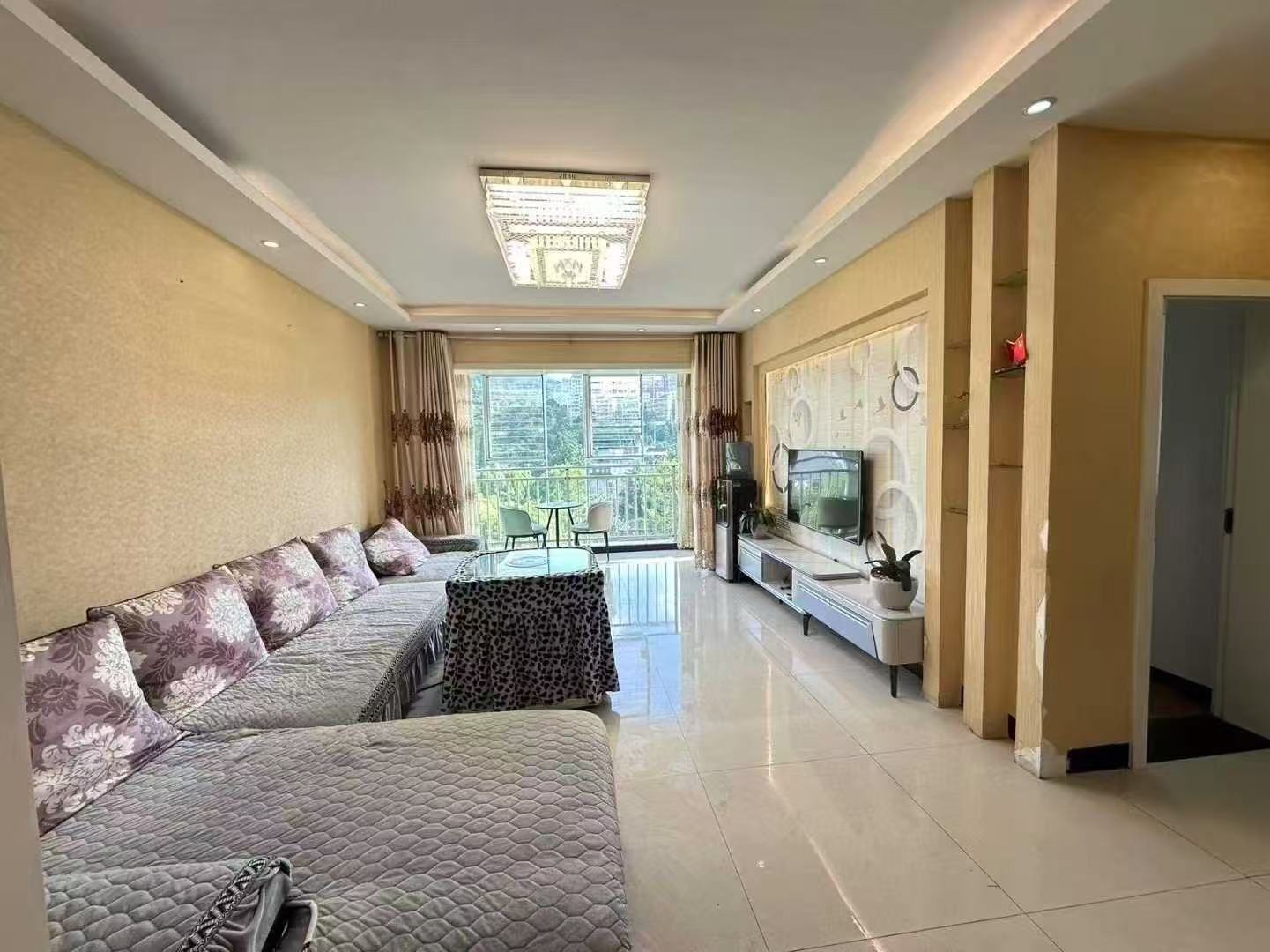 凉都避暑需求驱动，转型阵痛中寻求价值